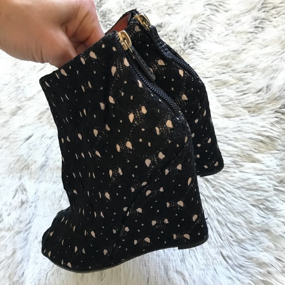 MISSONI LACE WEDGE PEEPTOE BOOTIES 6 - Picture 5 of 11